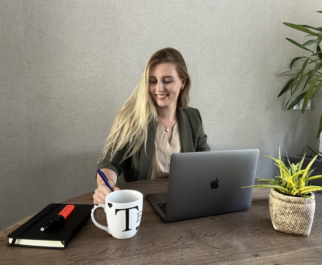 Virtual Assistant Krysta de Ridder